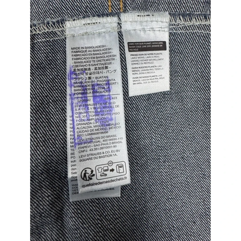 Levis Mens The Trucker Jacket Dark Indigo Denim Standard Fit Size Medium NWT